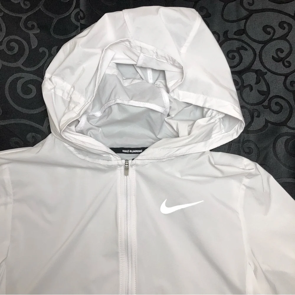 ⭐️NEW⭐️ Nike Shield Crop Running Jacket Women - Picture 7 of 14